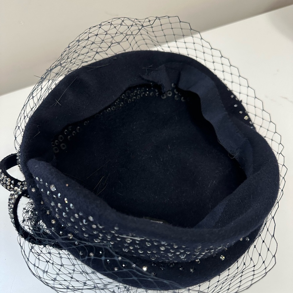 Diva blue Rabbit Hair pillbox hat with a net veil and rhinestone embellishment - Picture 11 of 12